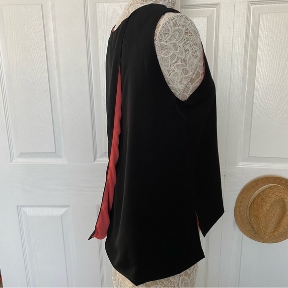 philosophy sleeveless black raspberry red reversed slit back top size Medium - Picture 3 of 12